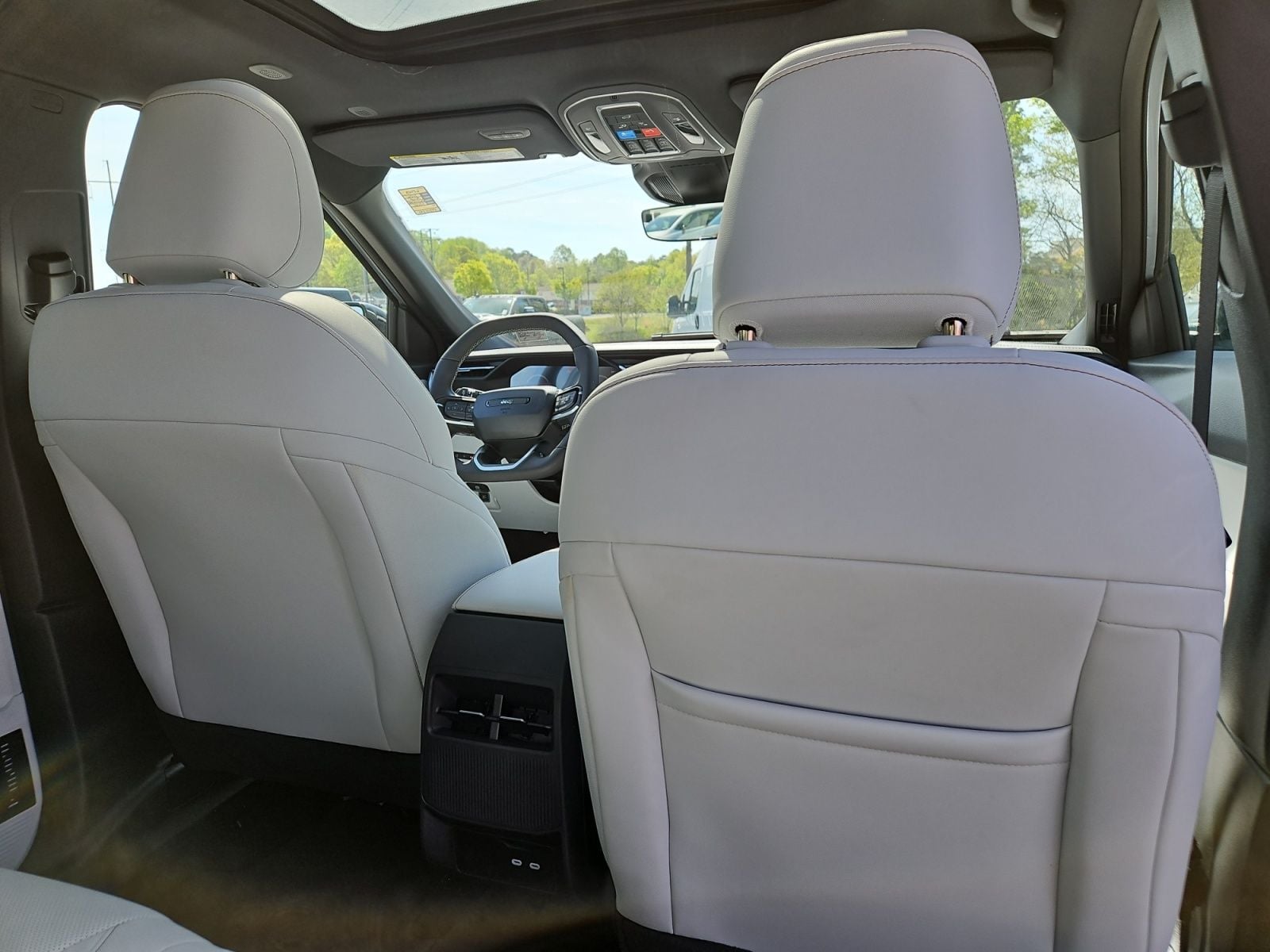 New 2026 Jeep Cherokee Limited - photo - 17