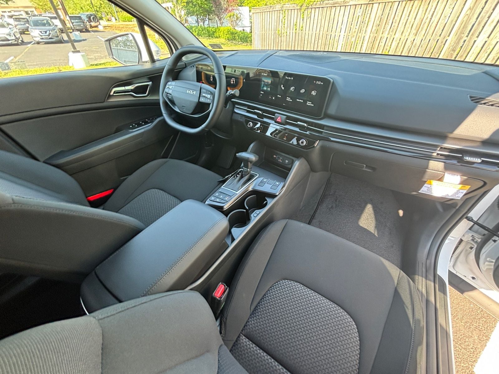 New 2026 Kia Sportage LX - photo - 16